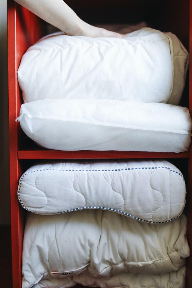 How to Choose the Right Pillow? SleepEh.ca